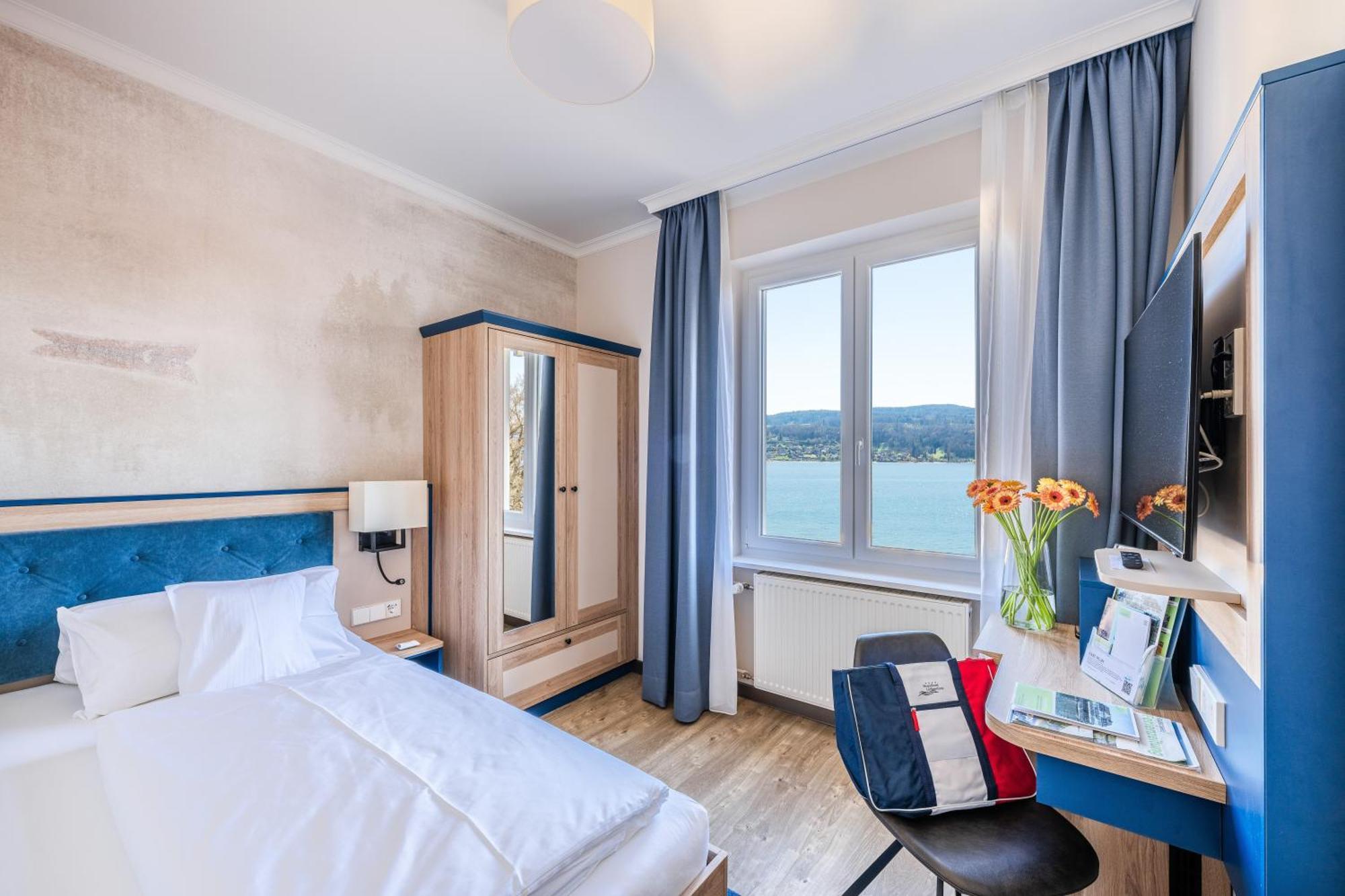 Strandhotel Loechnerhaus ไรเชอเนา ภายนอก รูปภาพ
